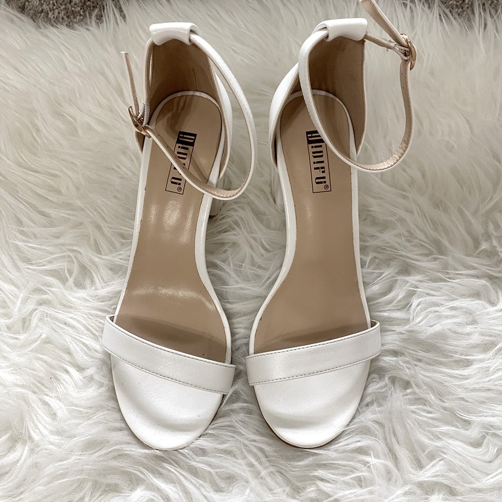 🤍 white strappy heels